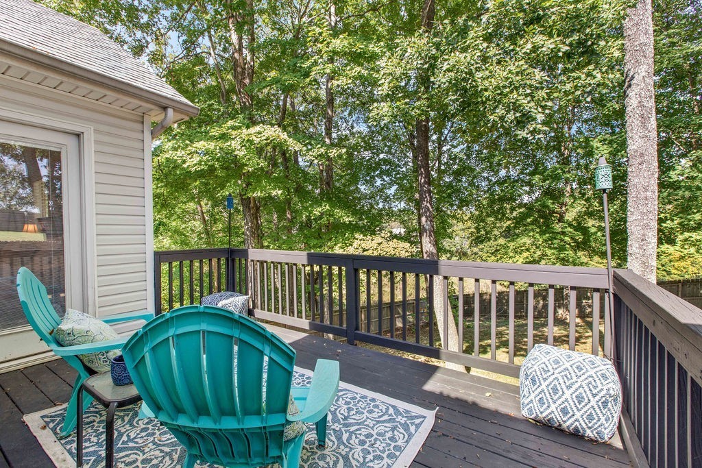 340 Chalet Cir
