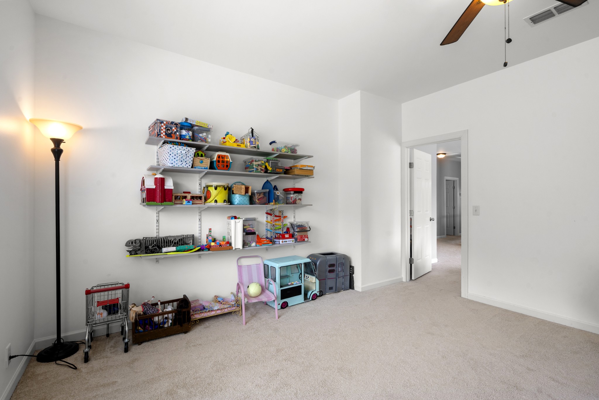 327 Wandering Cir