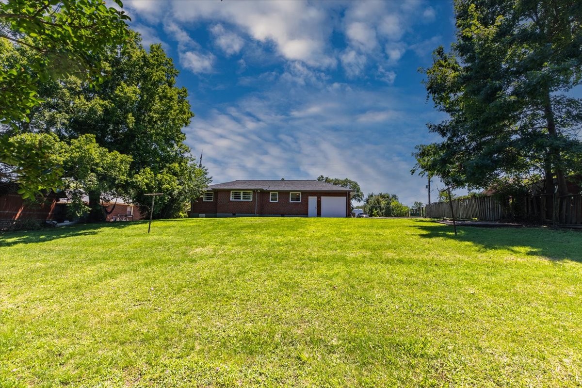 606 Gibson Dr