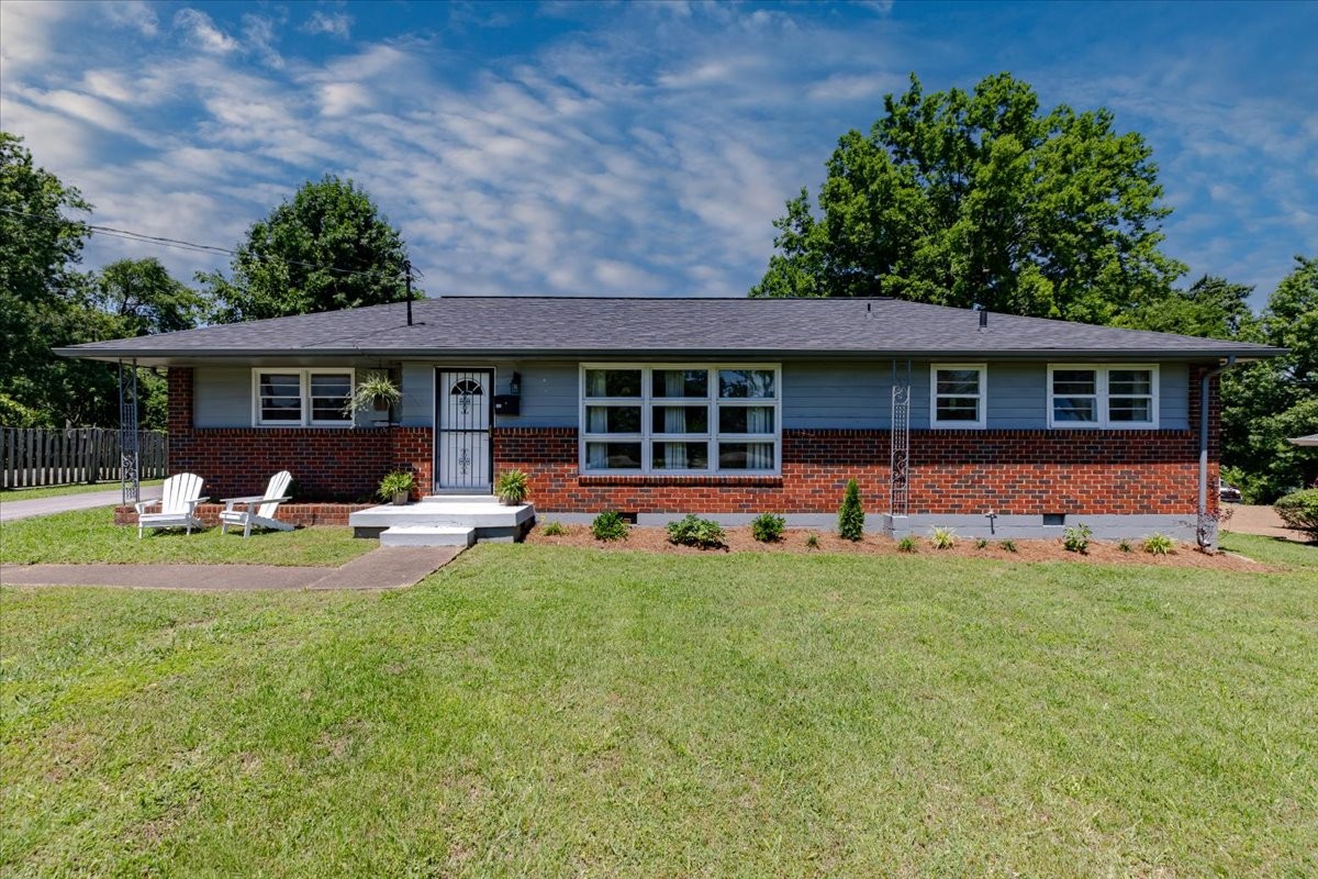 606 Gibson Dr