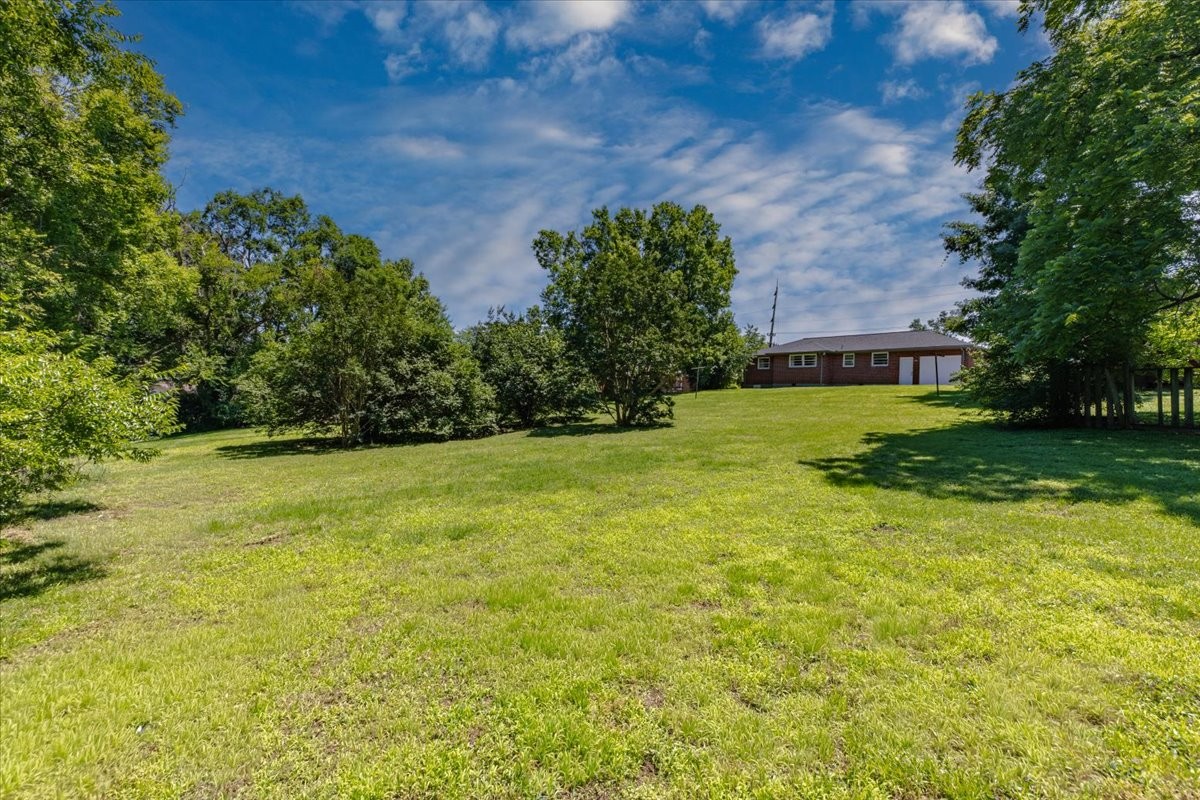 606 Gibson Dr