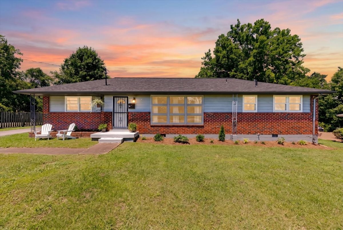 606 Gibson Dr