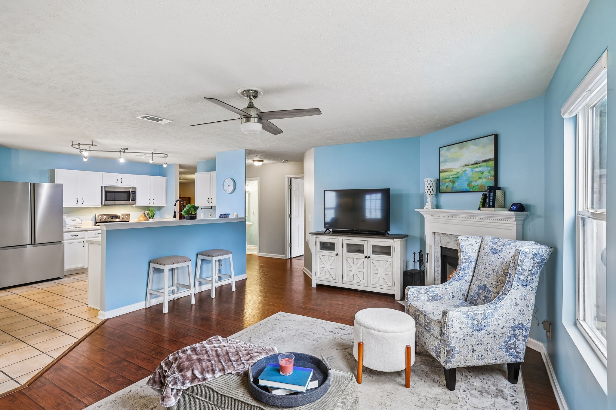 5715 Roxbury Dr