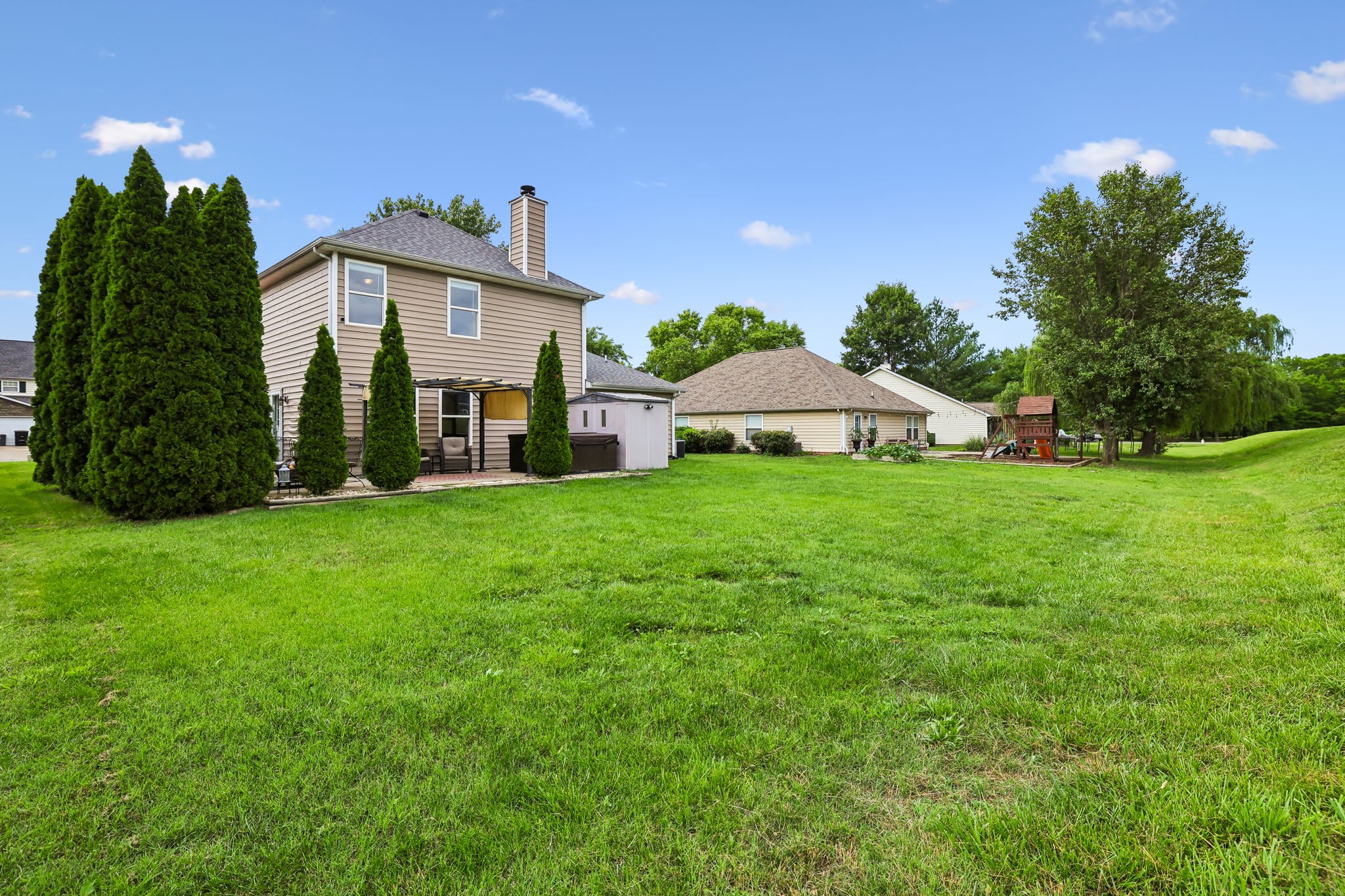 5715 Roxbury Dr