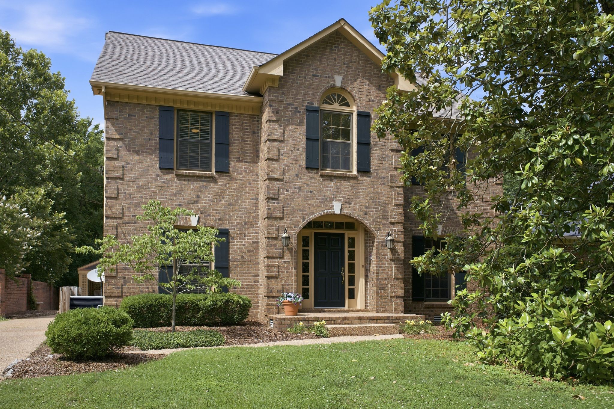 1464 Tyne Blvd