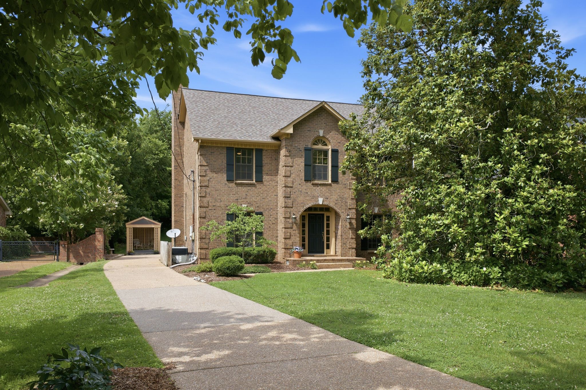 1464 Tyne Blvd