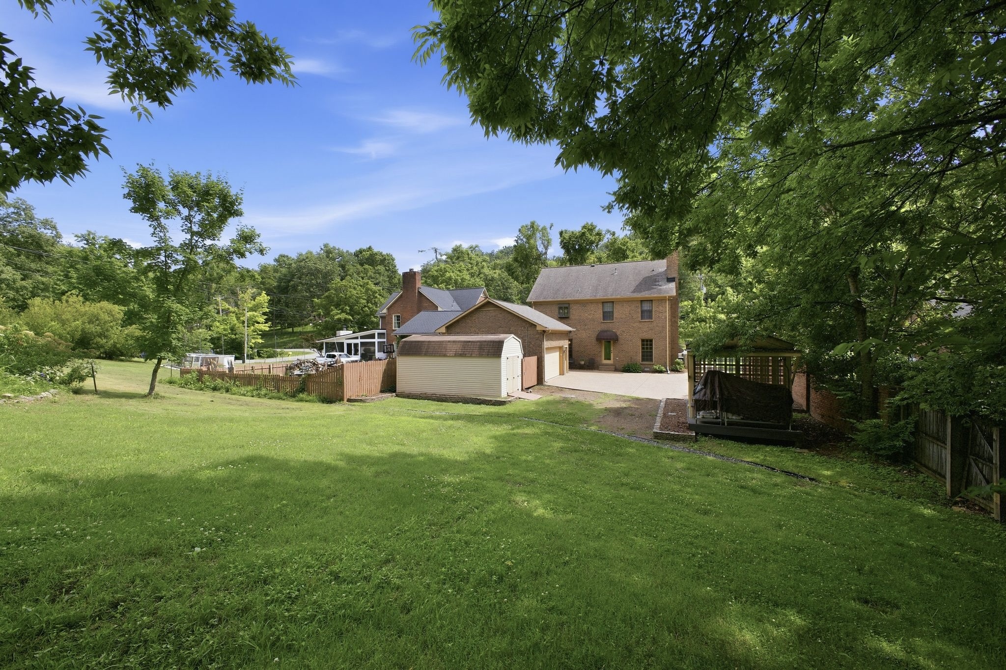 1464 Tyne Blvd