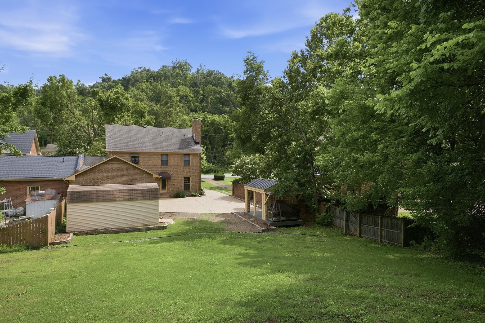 1464 Tyne Blvd