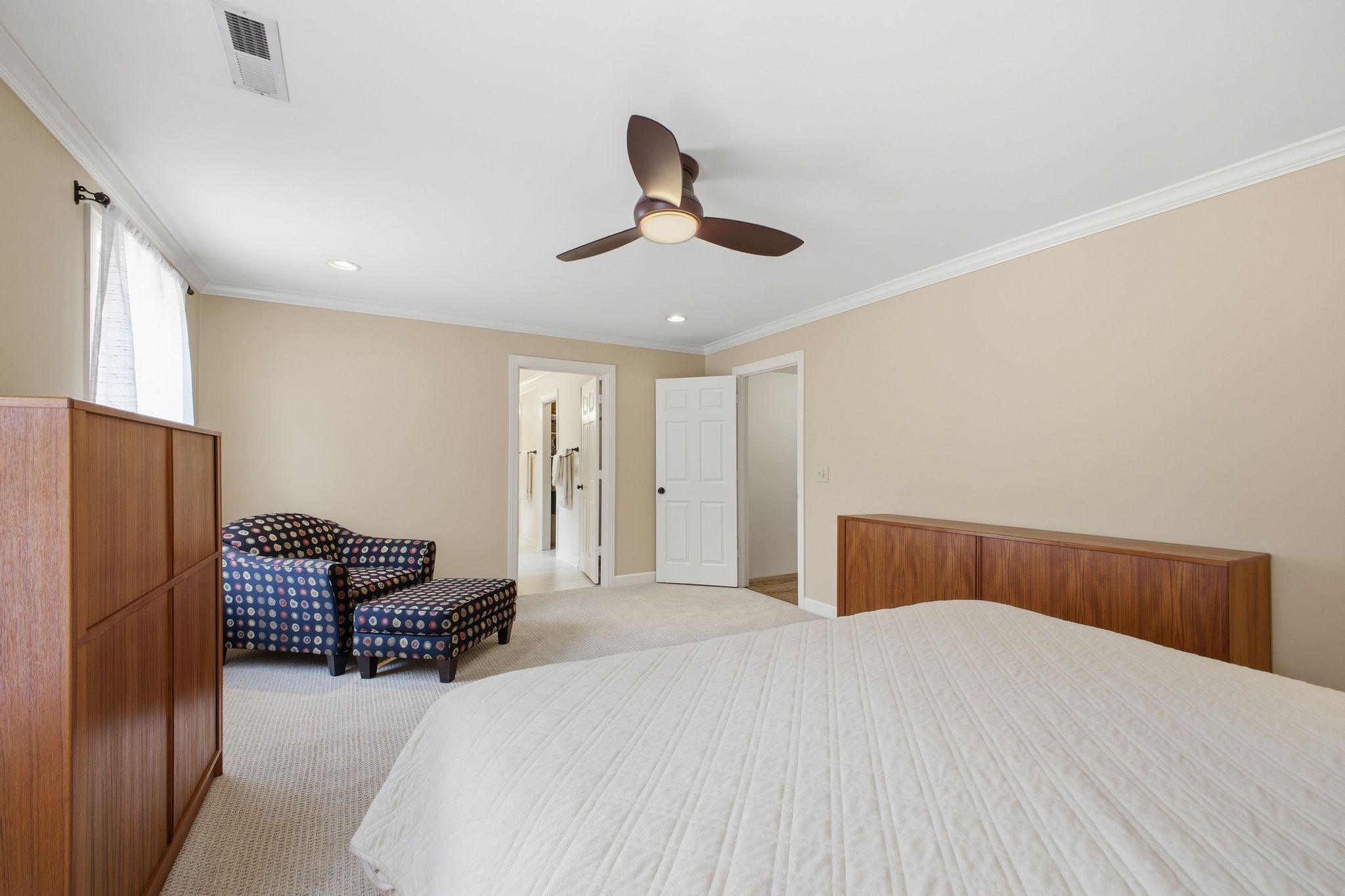 1464 Tyne Blvd