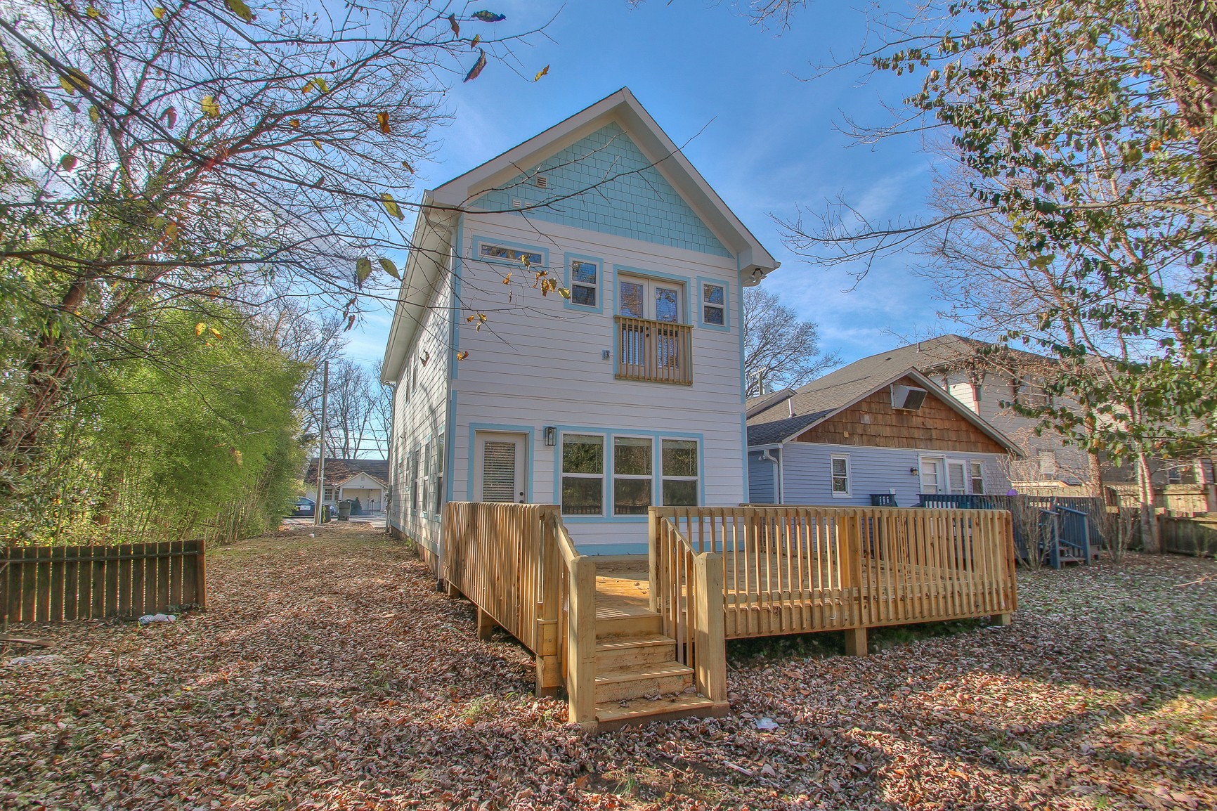 921 Spain Ave