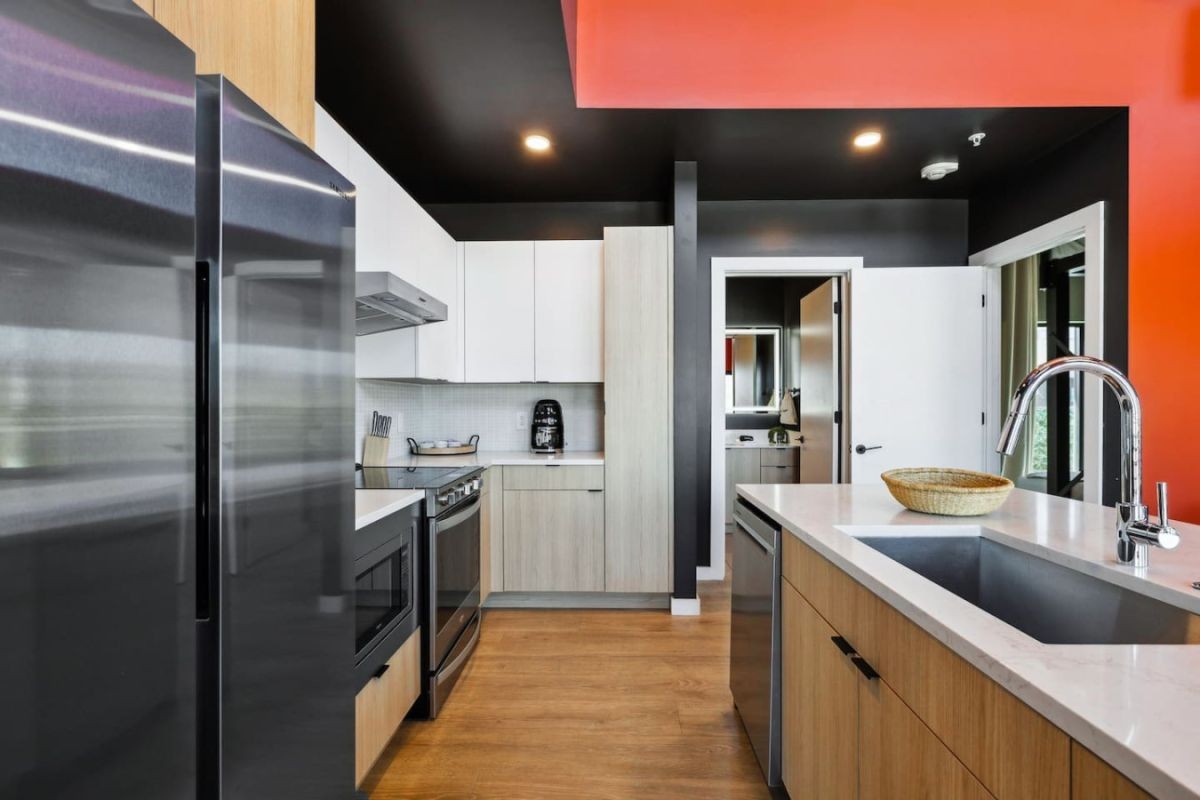 637 7th Ave, S Unit: 601