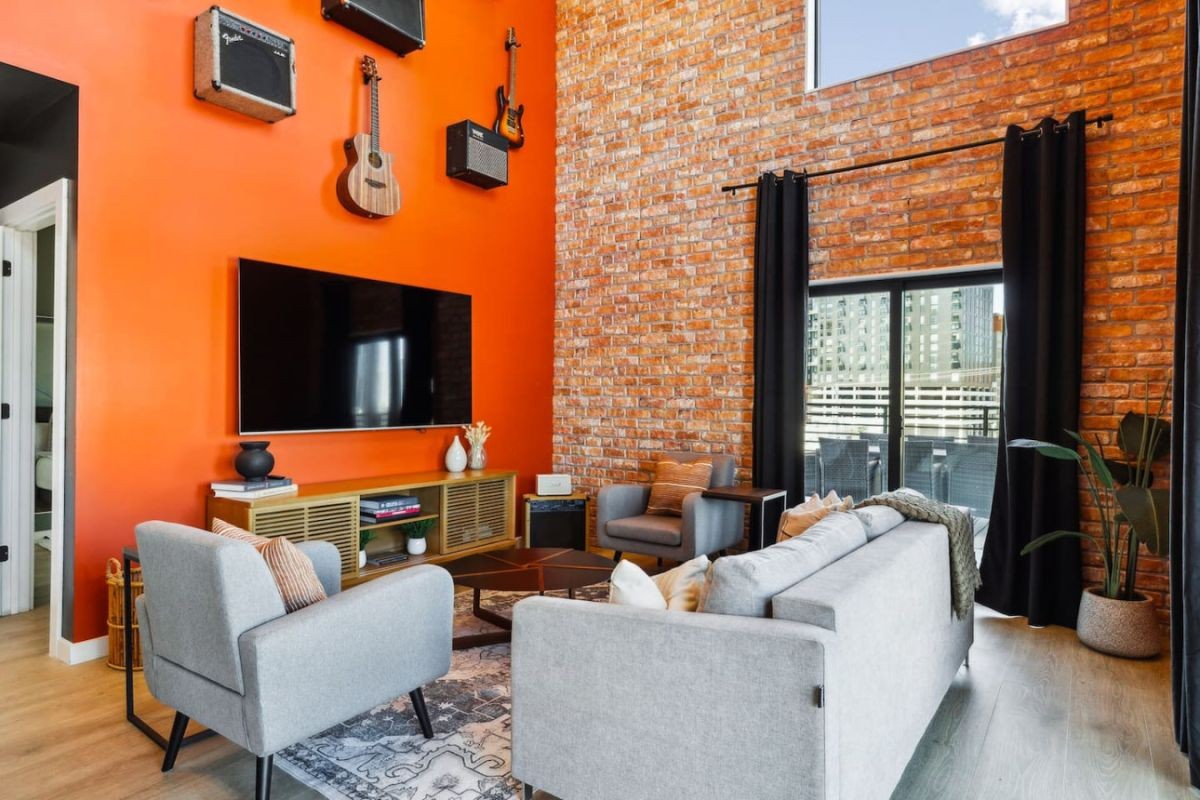 637 7th Ave, S Unit: 601