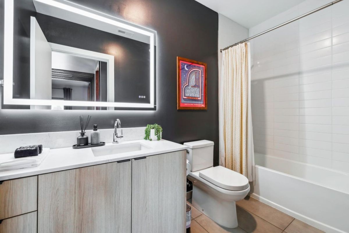637 7th Ave, S Unit: 601