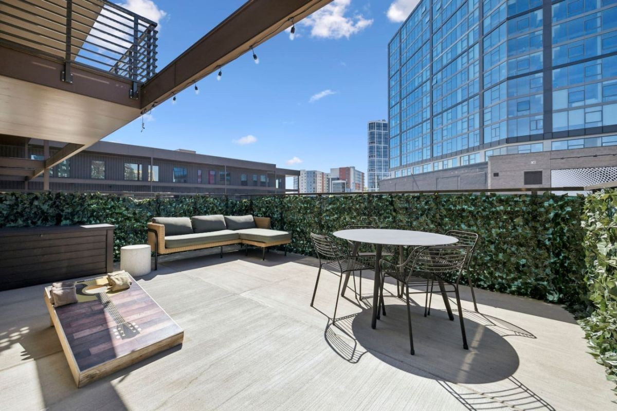 637 7th Ave, S Unit: 601