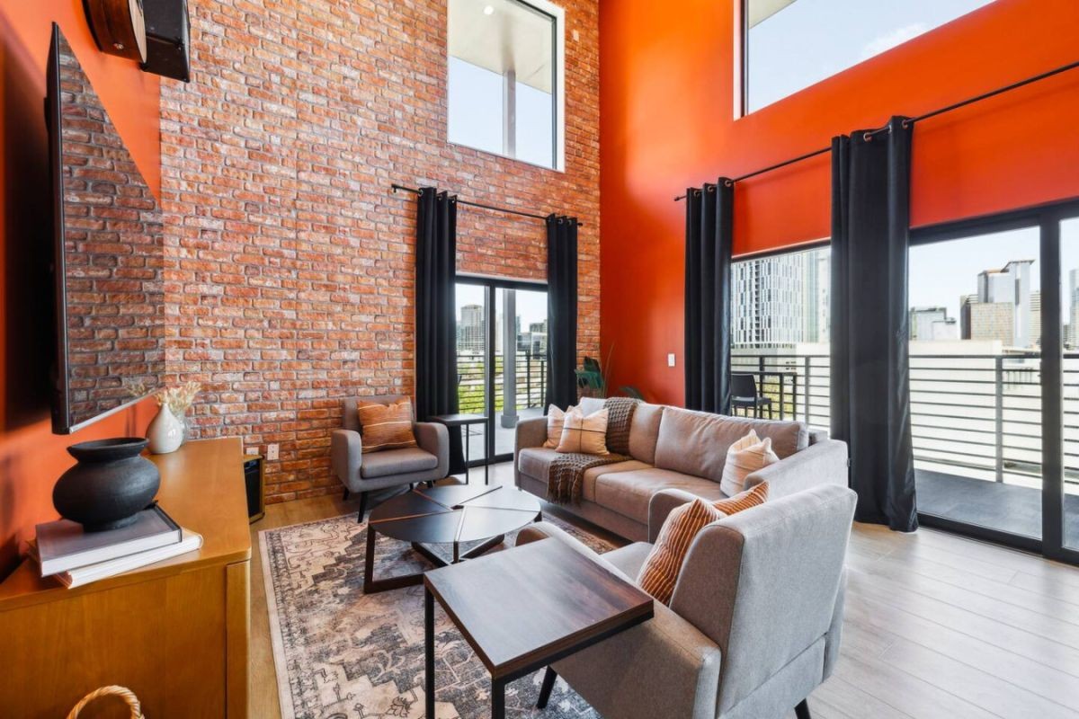 637 7th Ave, S Unit: 601