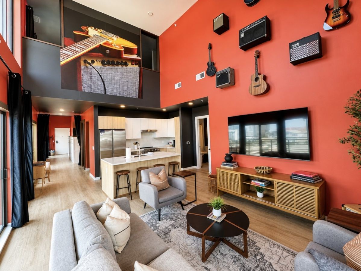 637 7th Ave, S Unit: 601