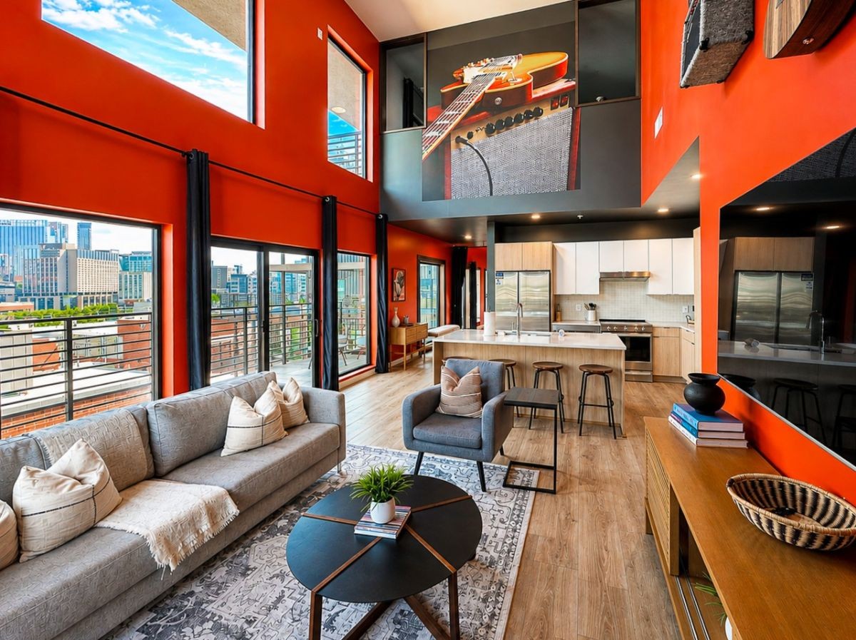 637 7th Ave, S Unit: 601