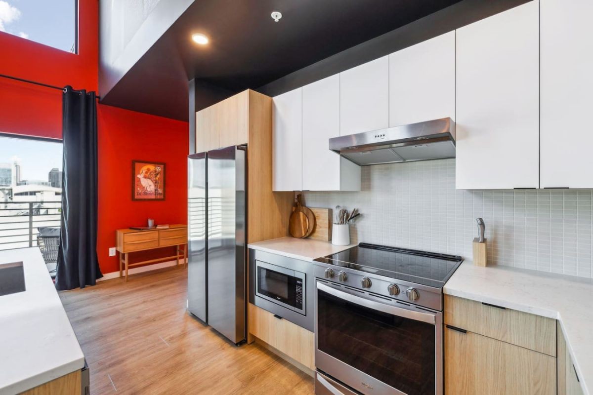 637 7th Ave, S Unit: 601