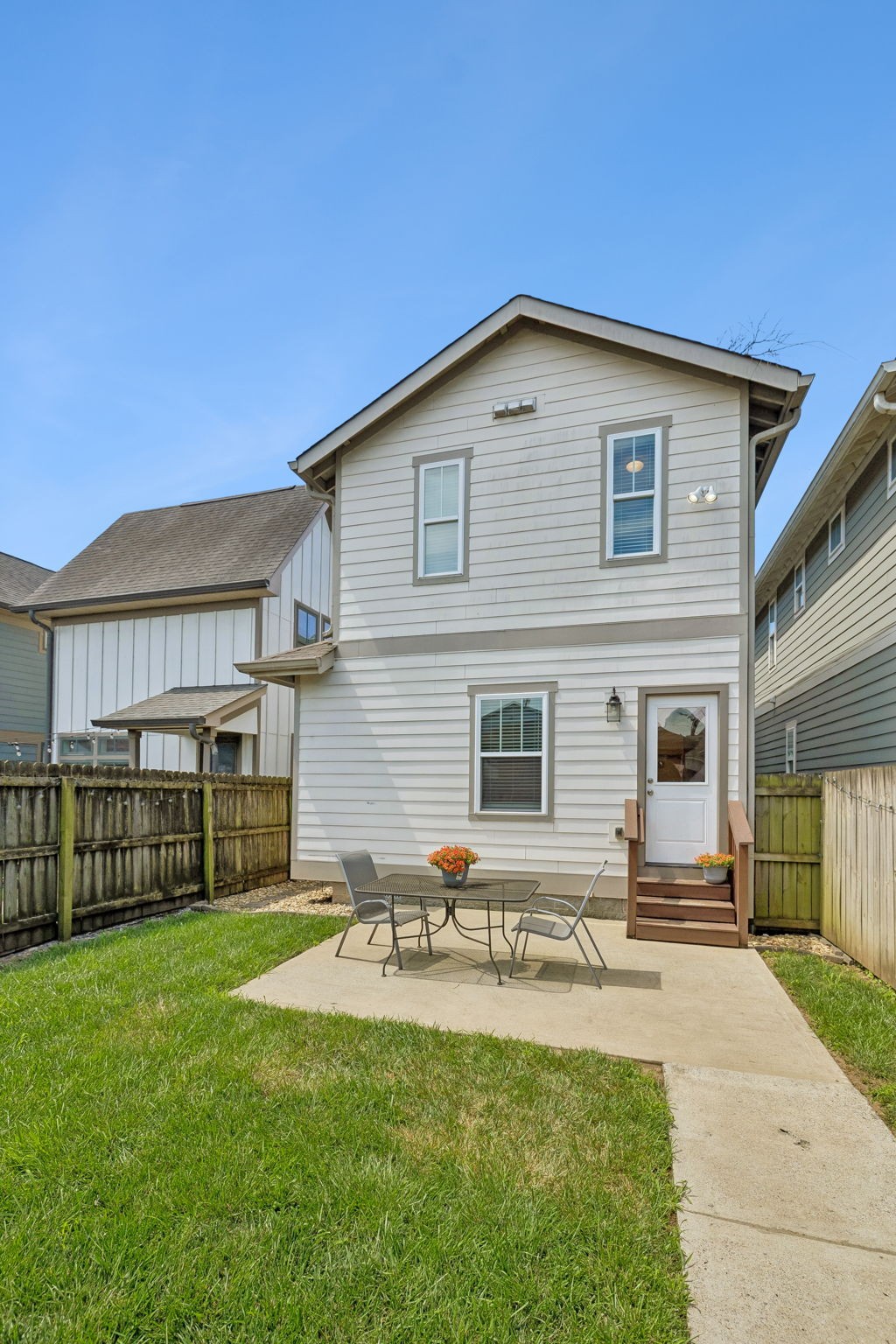 6214 California Ave Unit: A