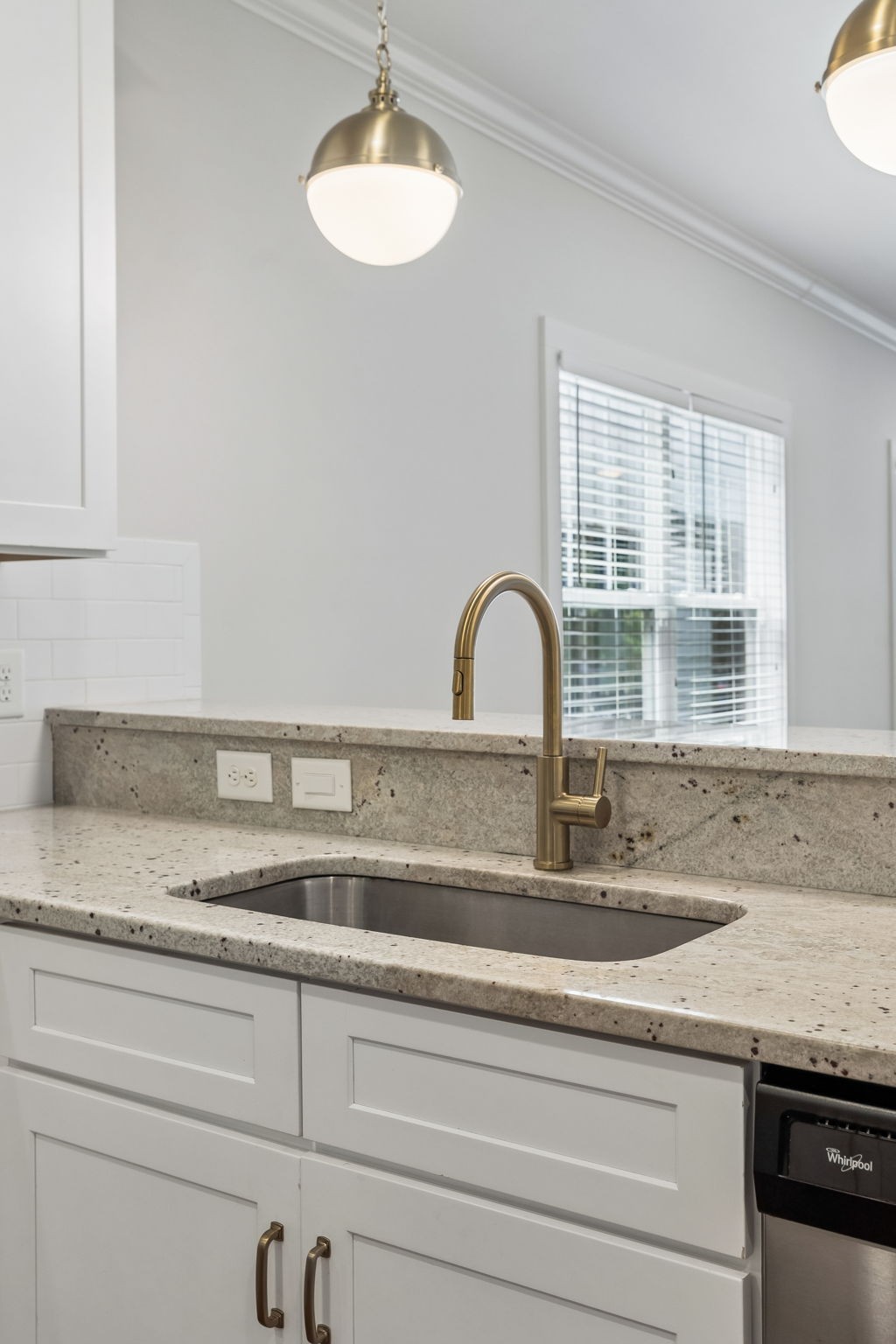 6214 California Ave Unit: A