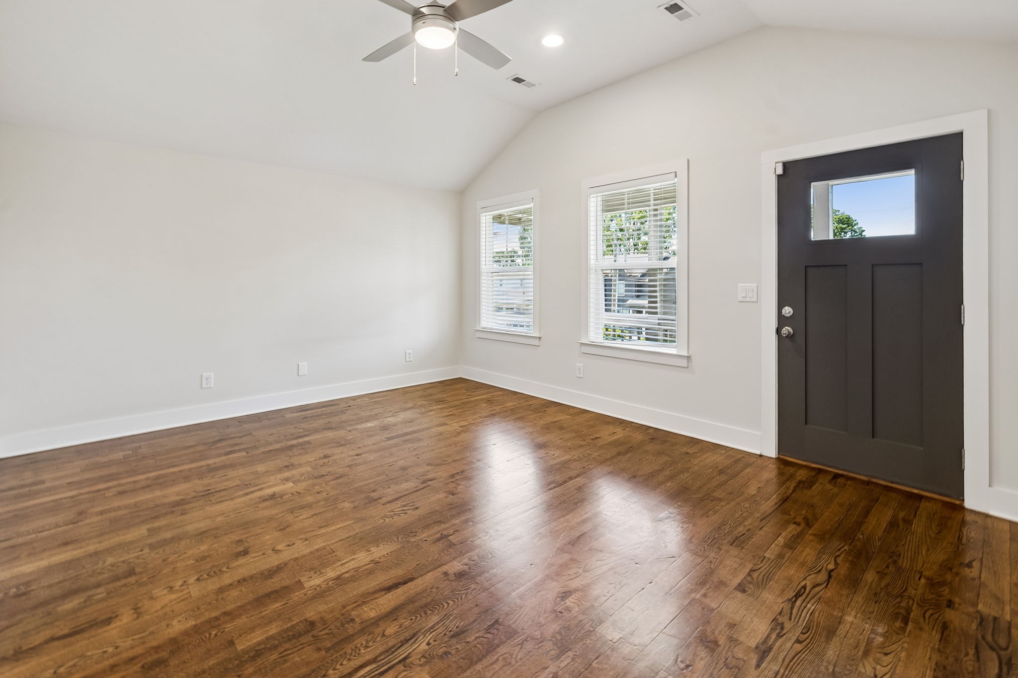 6214 California Ave Unit: A