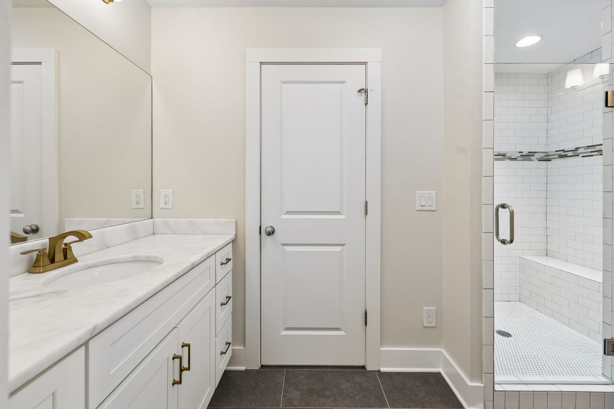 6214 California Ave Unit: A
