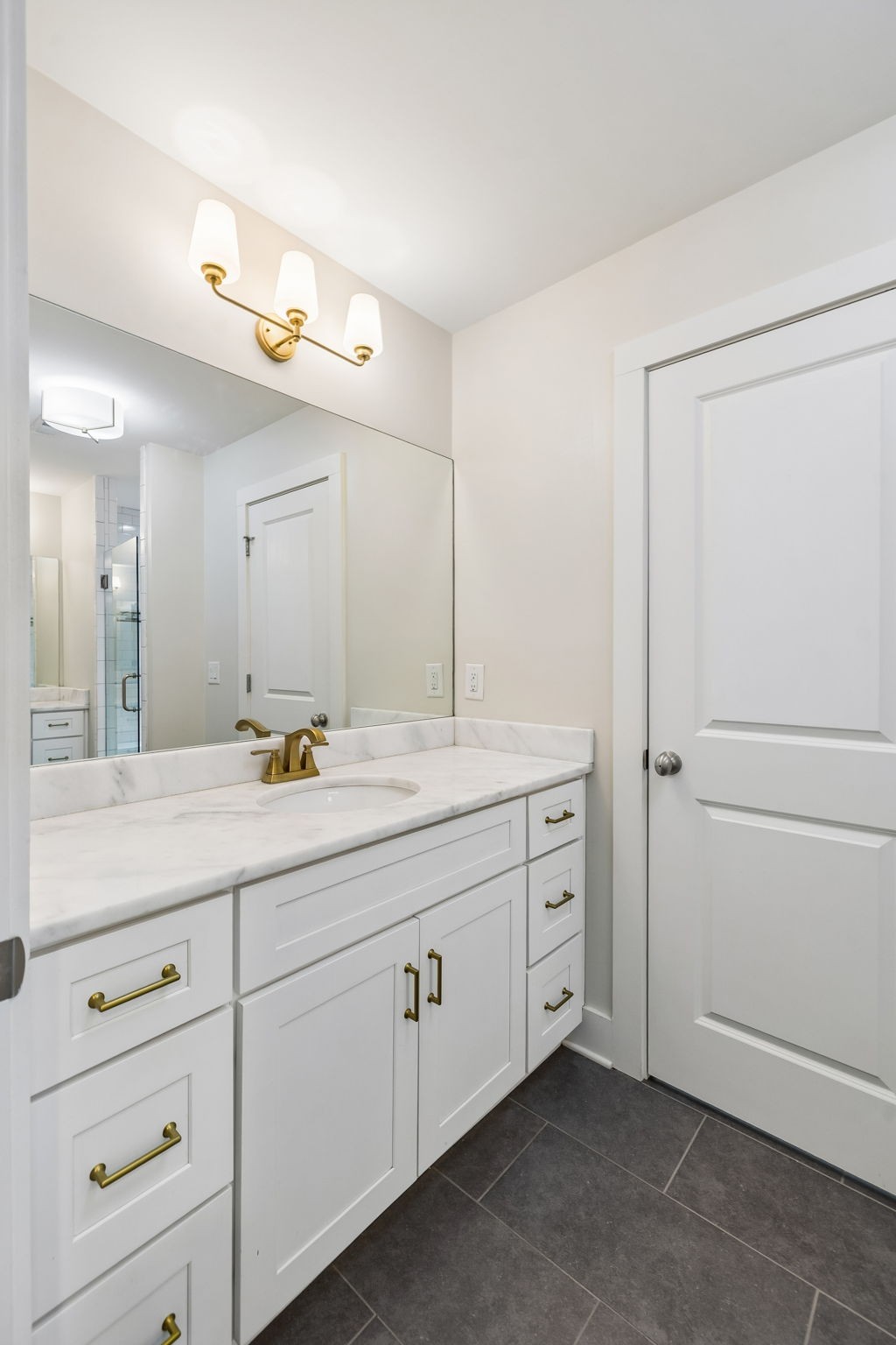 6214 California Ave Unit: A