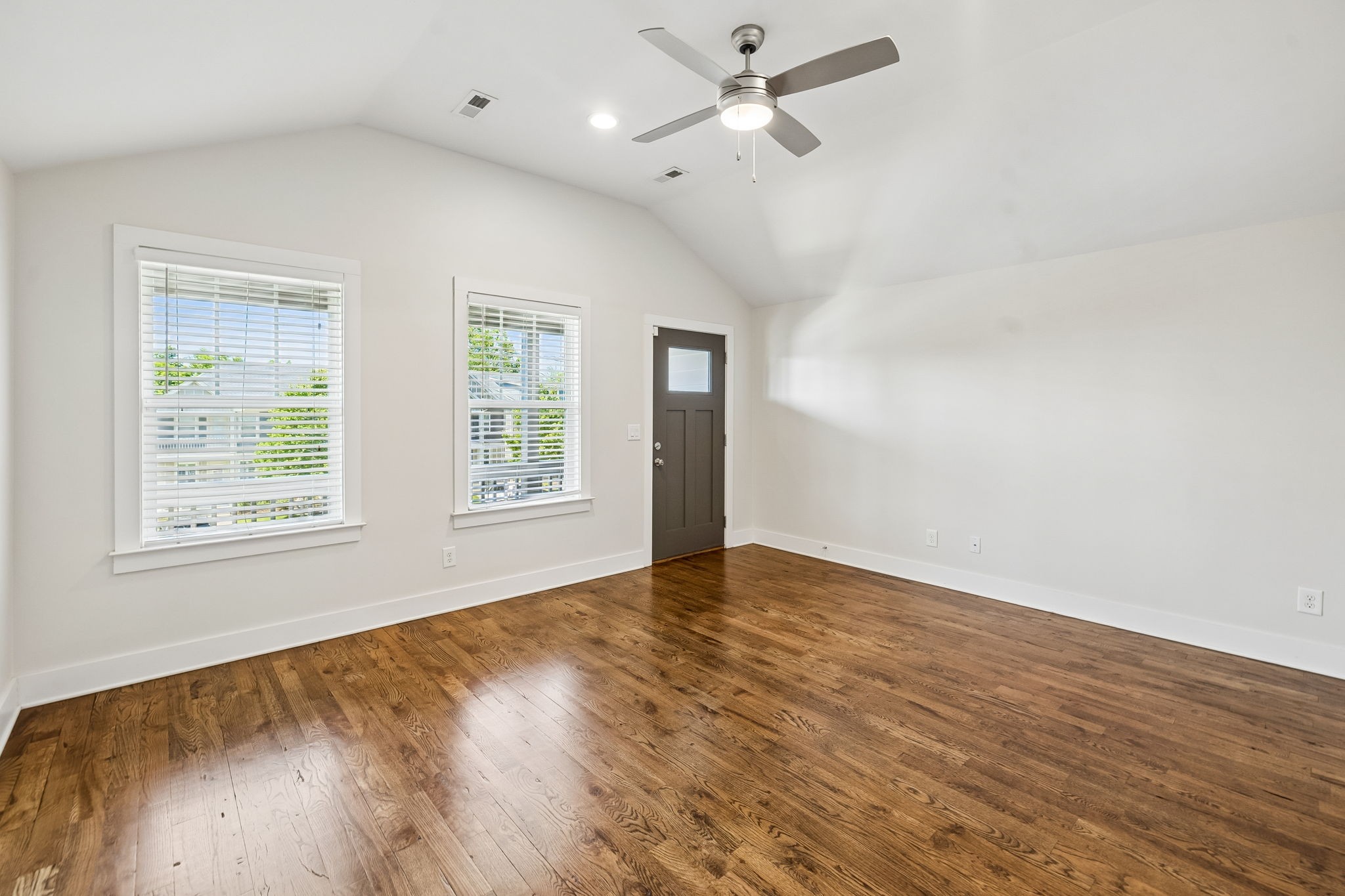 6214 California Ave Unit: A
