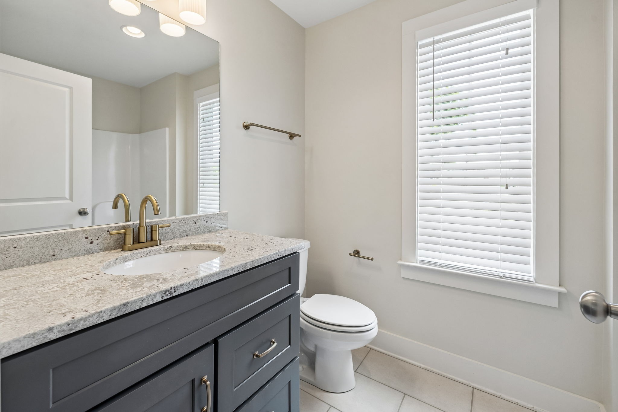6214 California Ave Unit: A