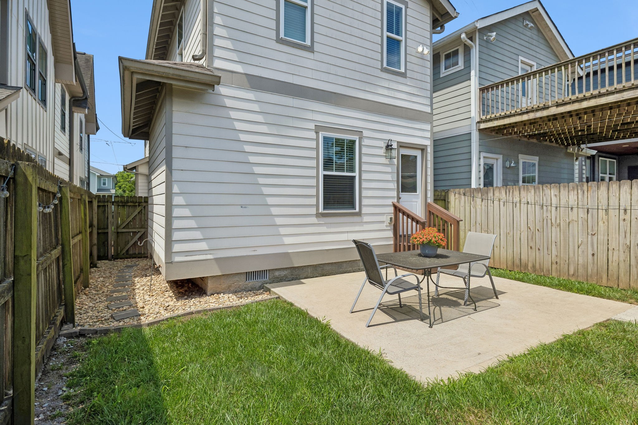 6214 California Ave Unit: A