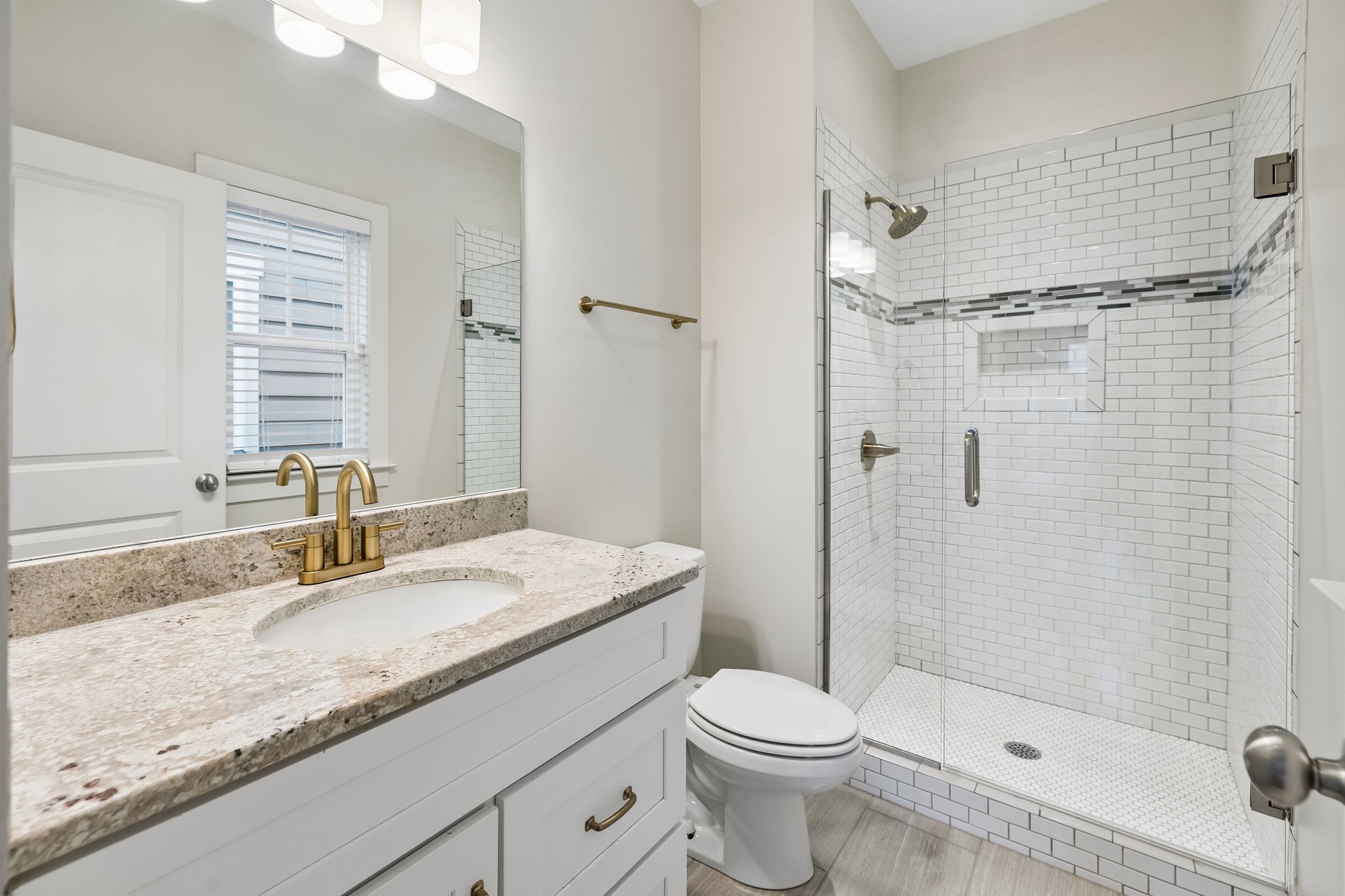 6214 California Ave Unit: A