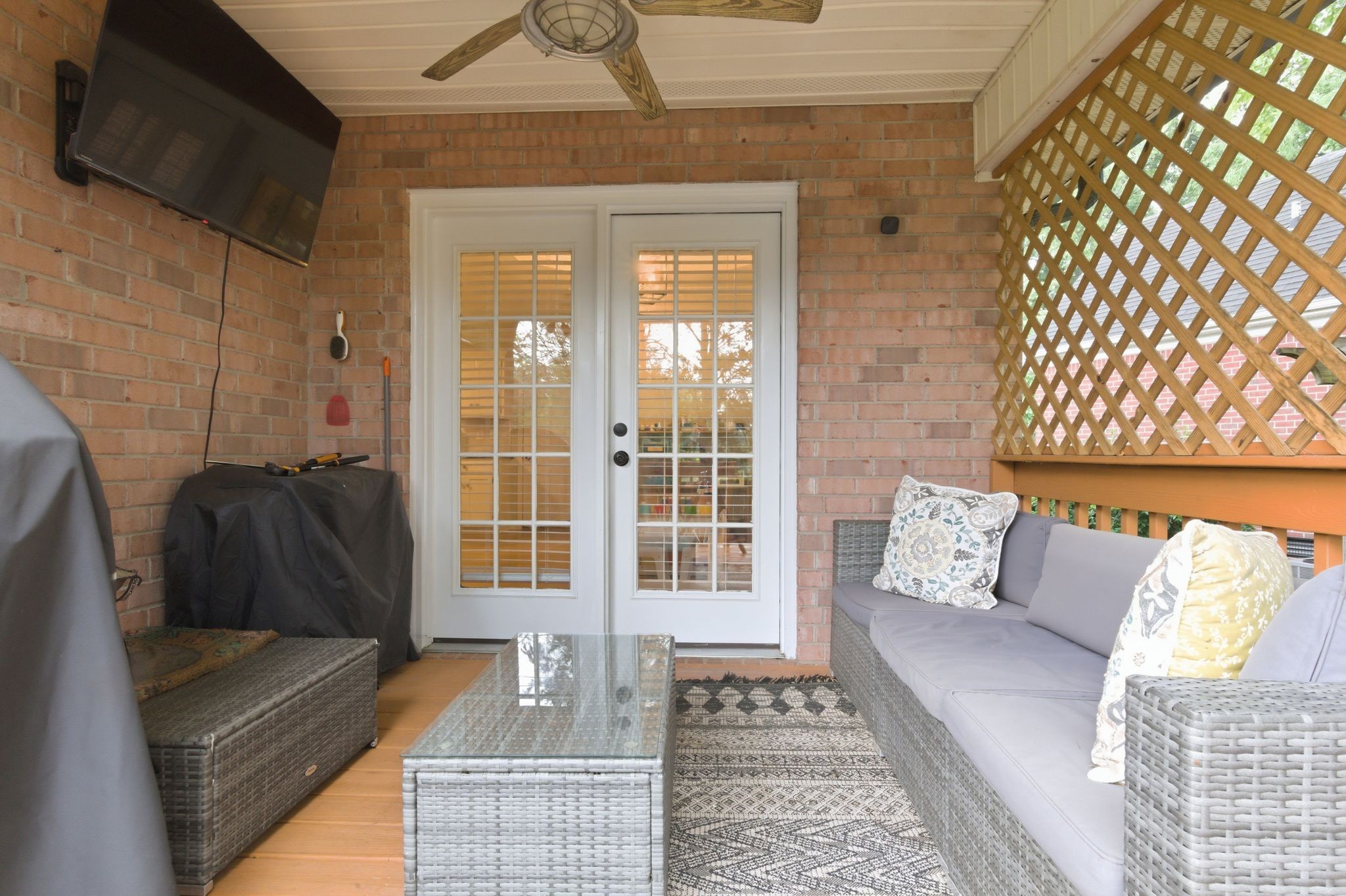 2304 Winder Cir