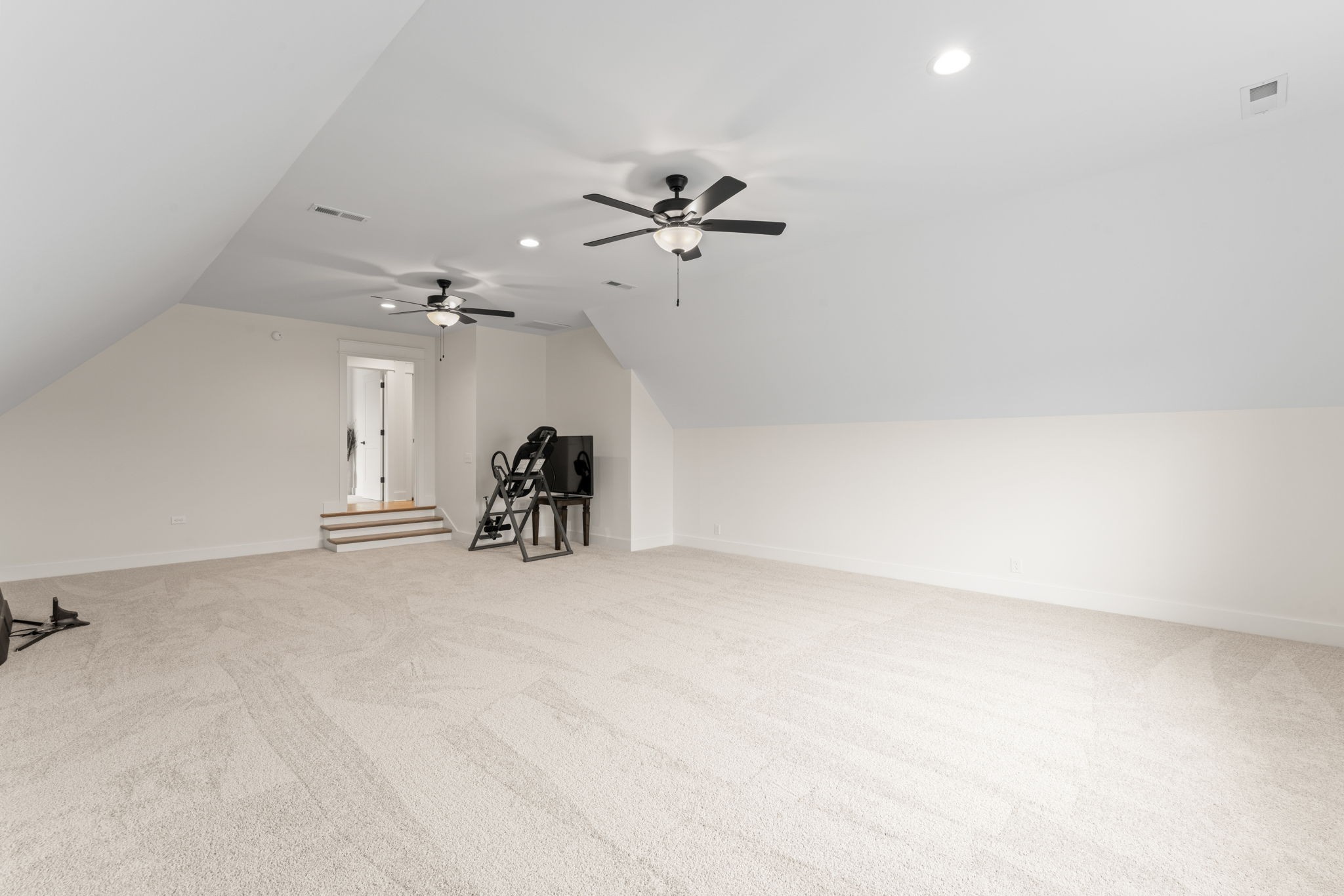 2706 Congress Dr