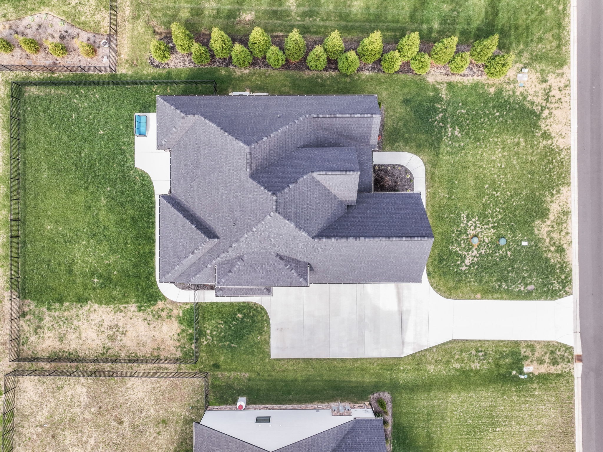 2706 Congress Dr