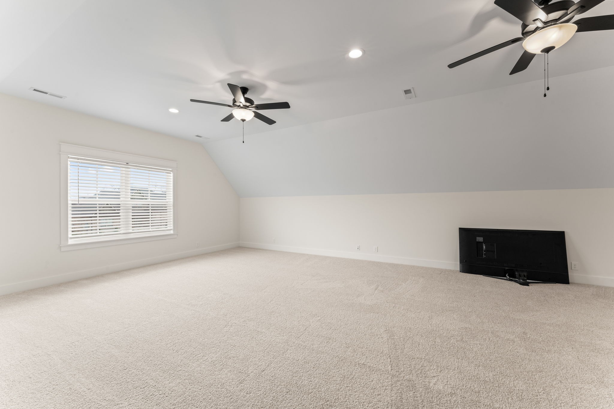 2706 Congress Dr