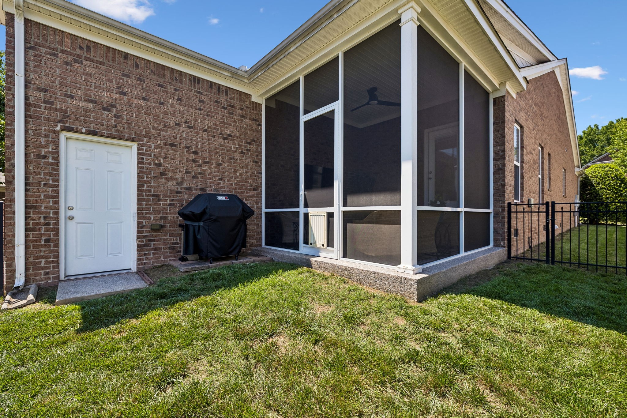 5003 Clover Meadows Dr