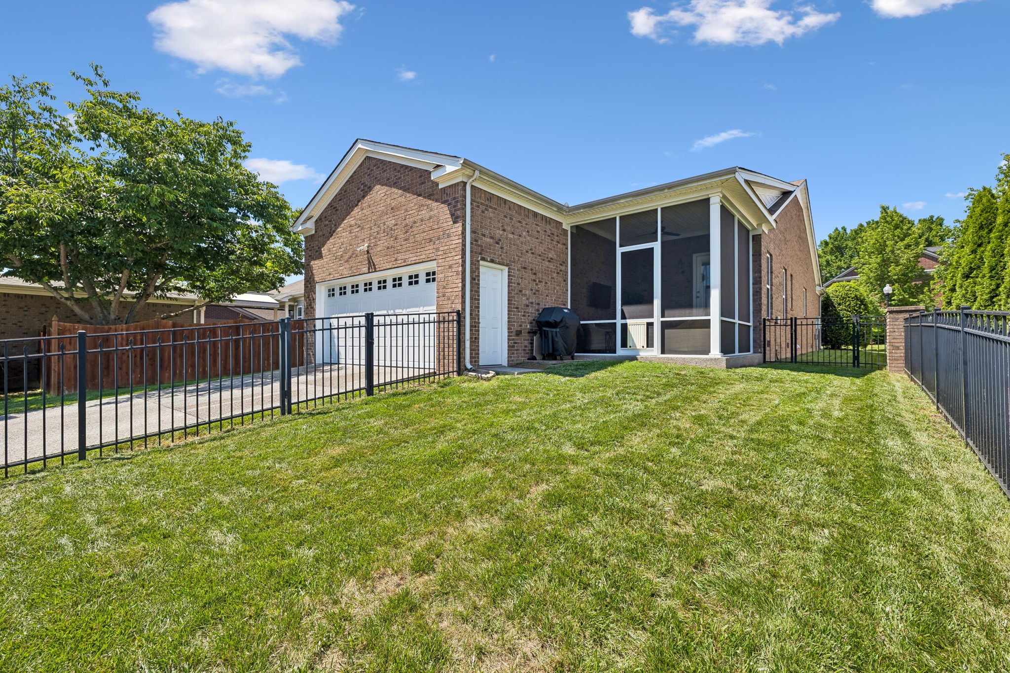 5003 Clover Meadows Dr