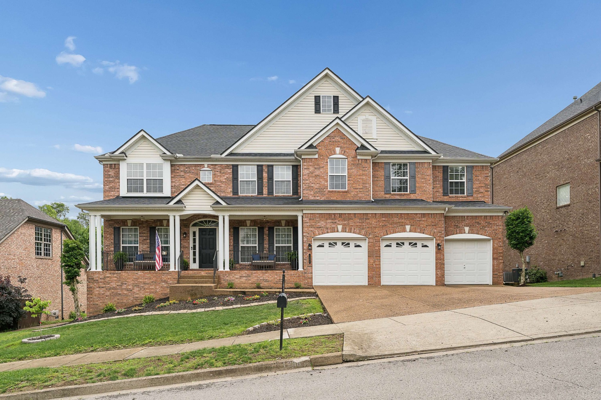 1206 Broadmoor Cir