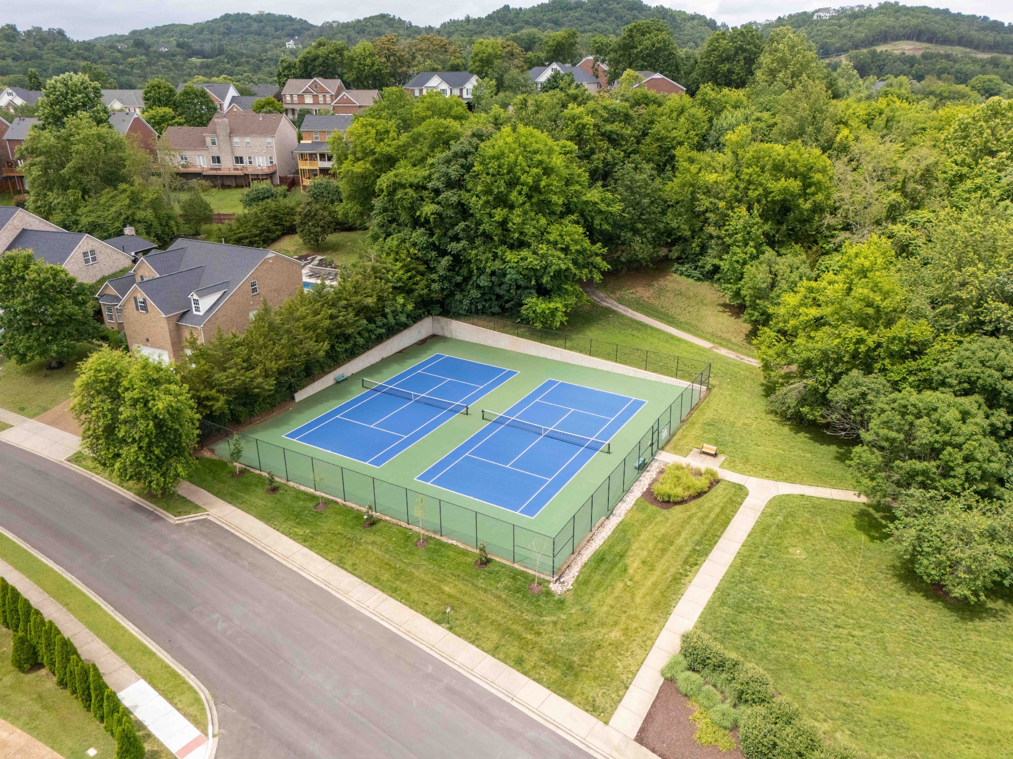 1206 Broadmoor Cir