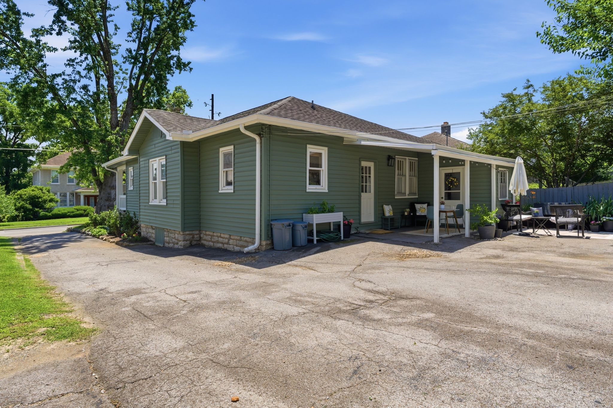 2908 Westmoreland Dr