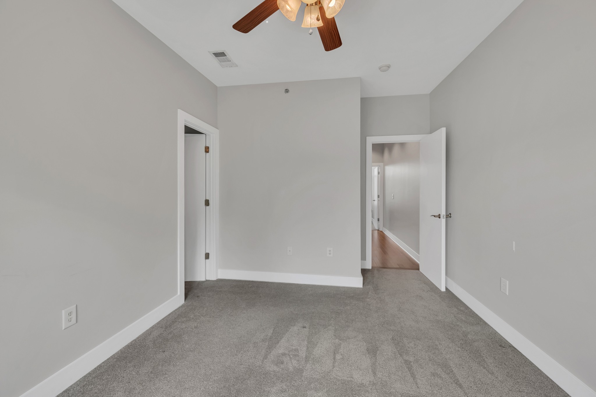 1100 Russell St Unit: 102