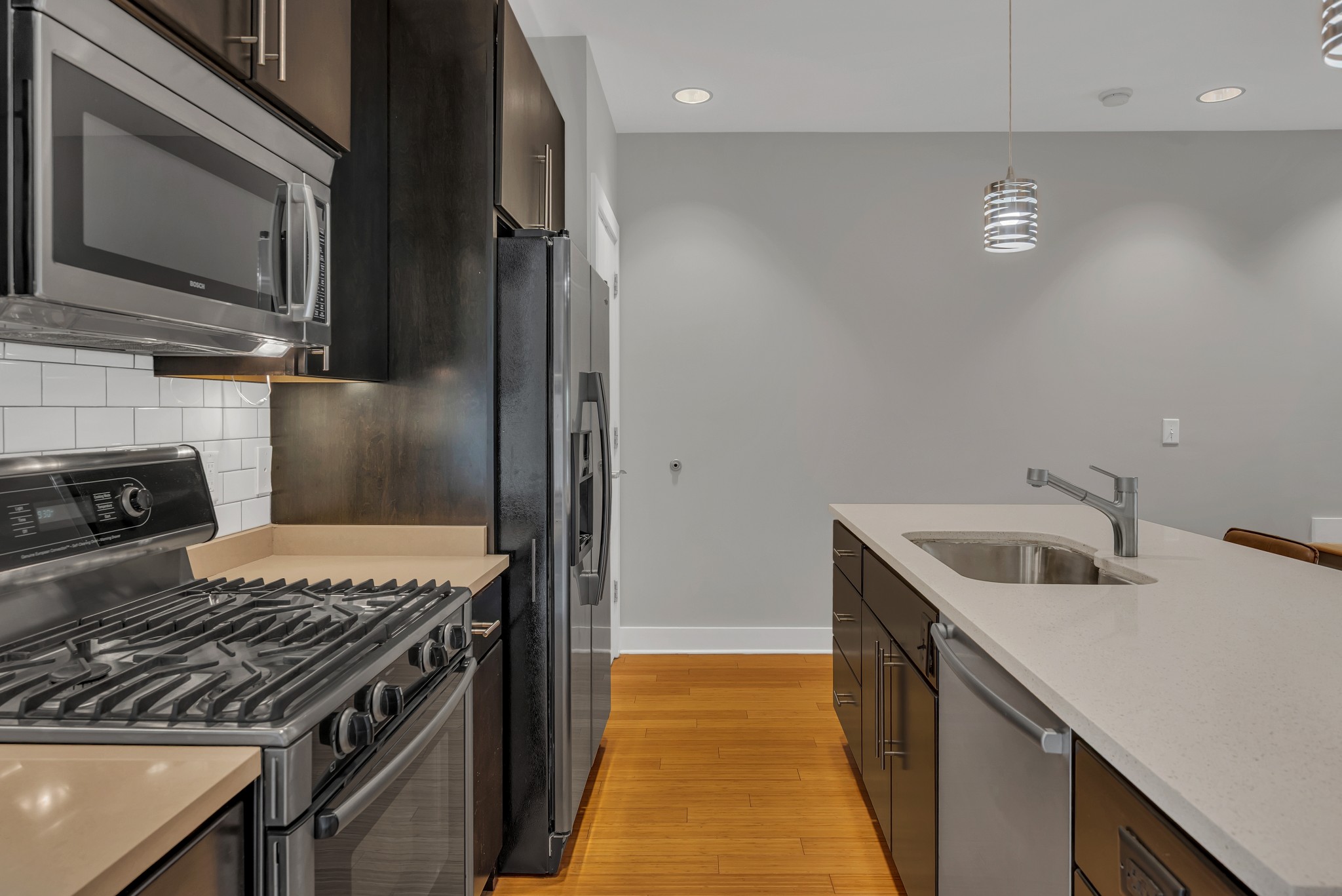 1100 Russell St Unit: 102