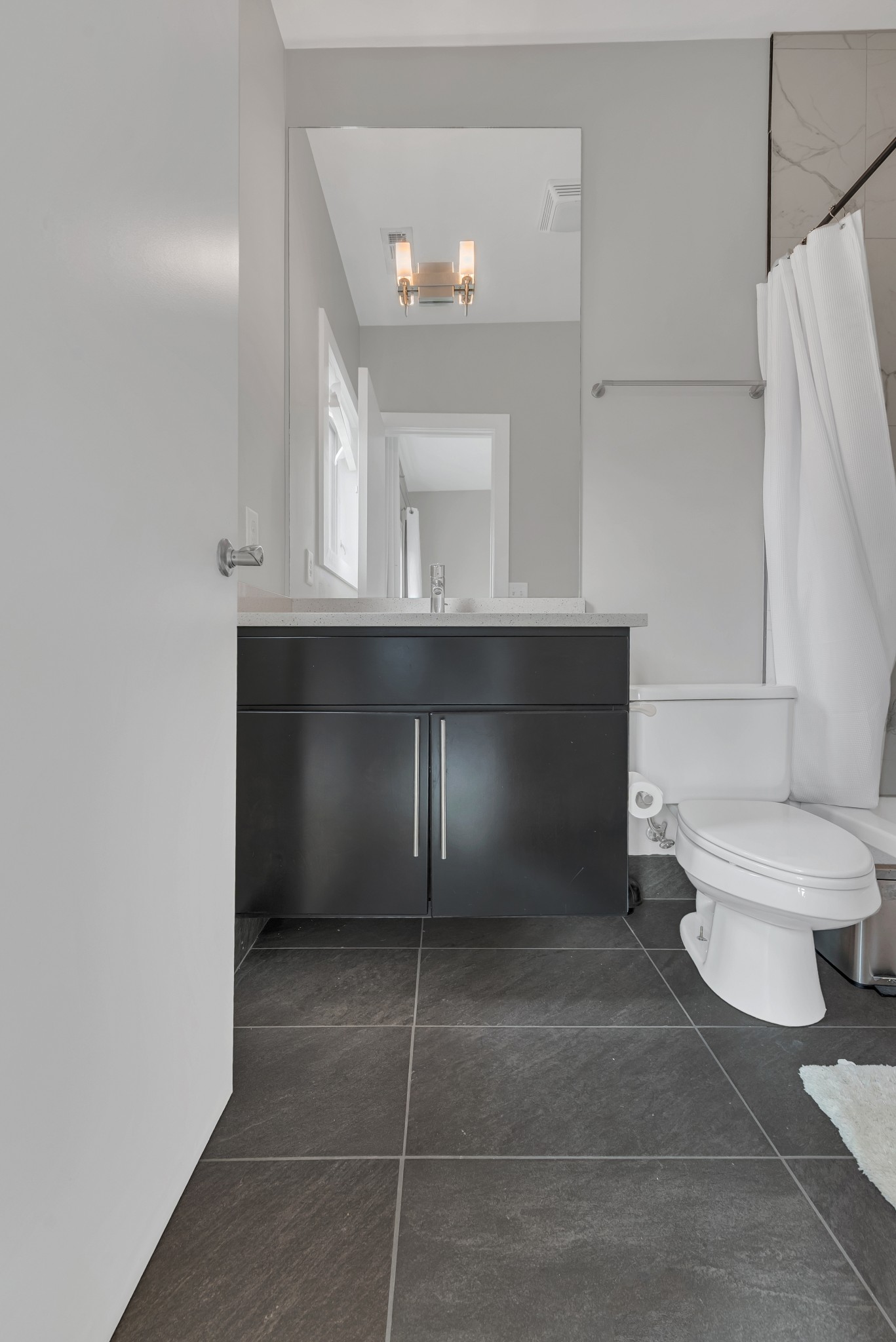 1100 Russell St Unit: 102