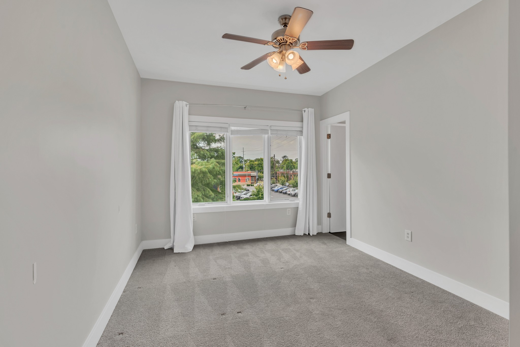 1100 Russell St Unit: 102