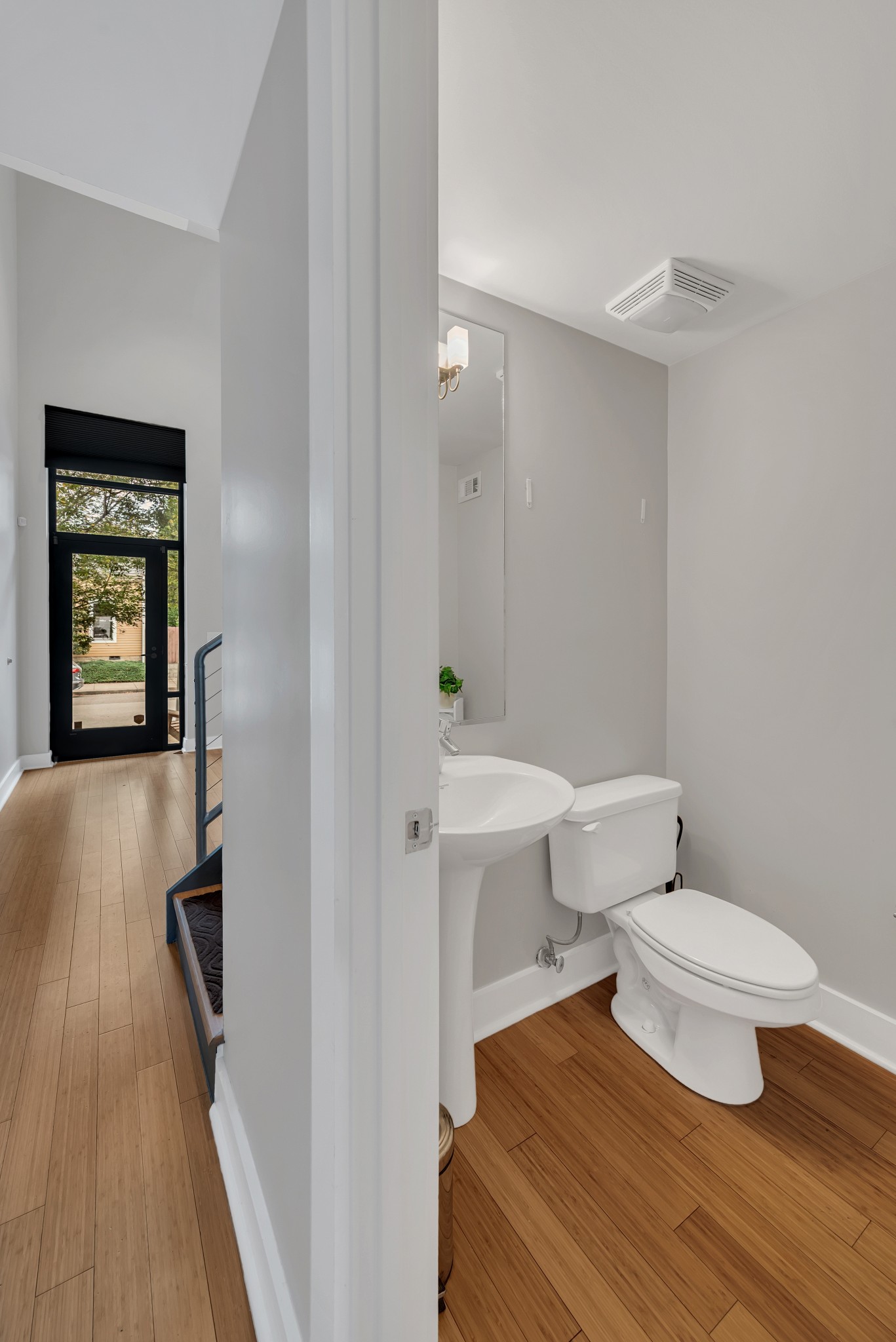 1100 Russell St Unit: 102