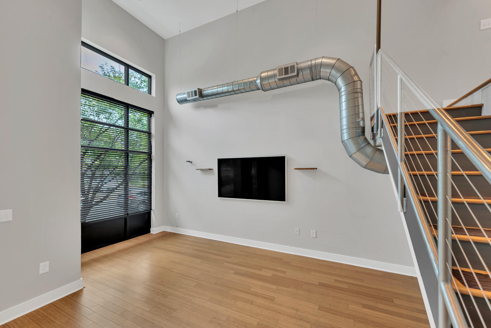 1100 Russell St Unit: 102