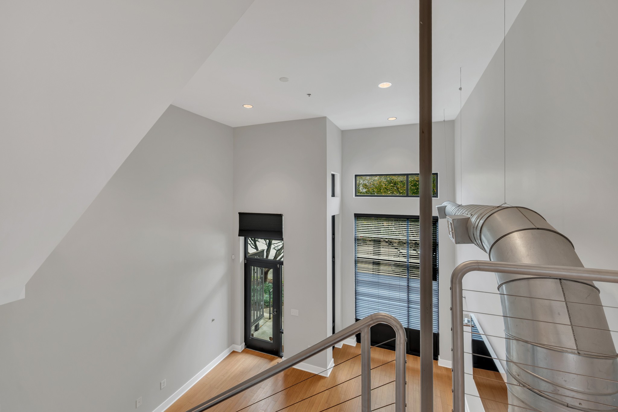 1100 Russell St Unit: 102
