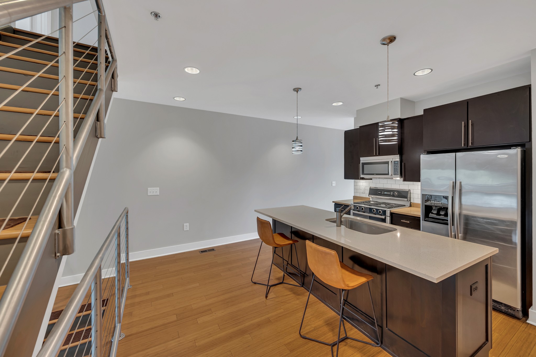 1100 Russell St Unit: 102