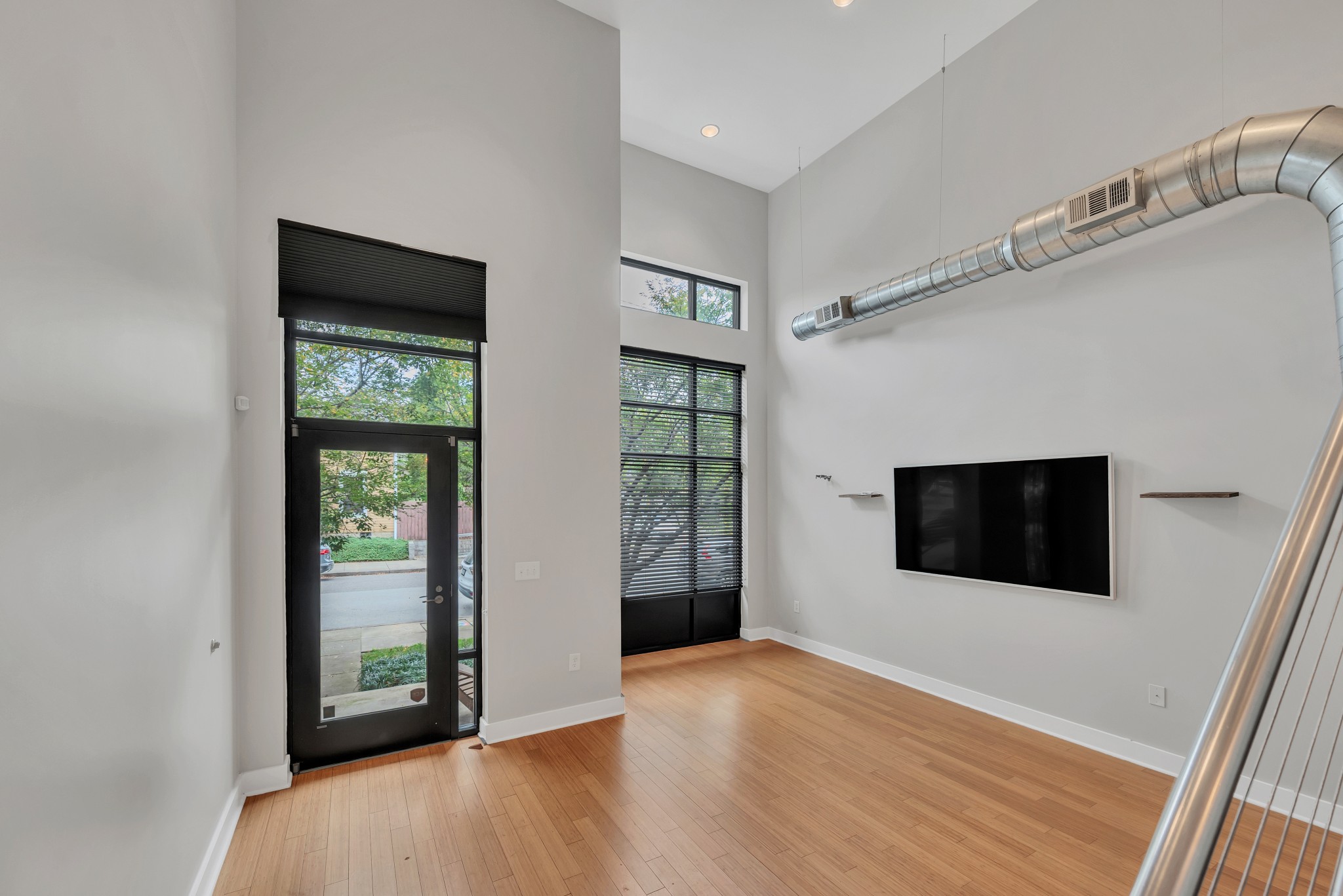 1100 Russell St Unit: 102