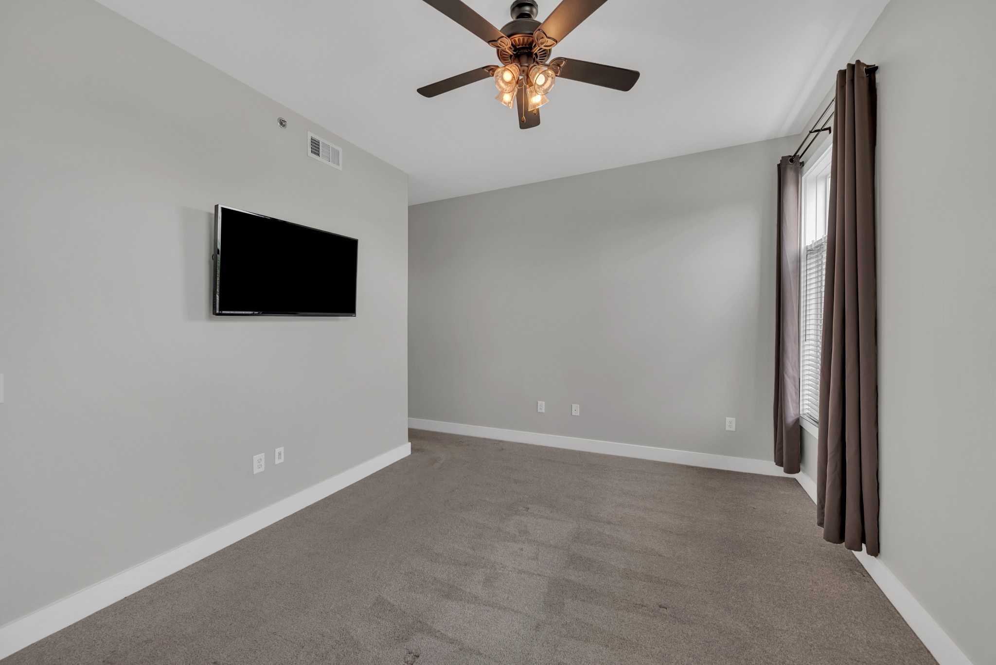 1100 Russell St Unit: 102